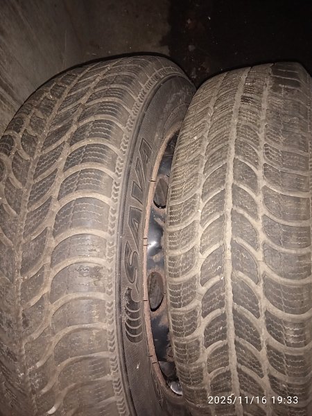 Škoda fabia:2 zimní kola Sava Eskimo 165/70R14