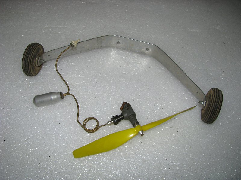 starý motorek na letadla