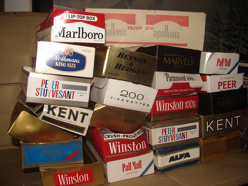 staré krabičky od cigaret