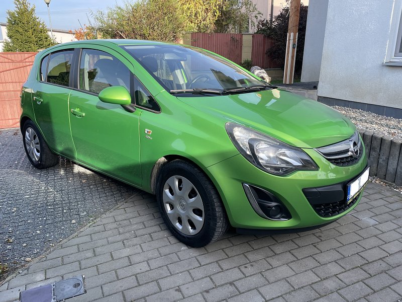 Opel Corsa 1.2i, AUTOMAT, naj. 89 000 km, ČR