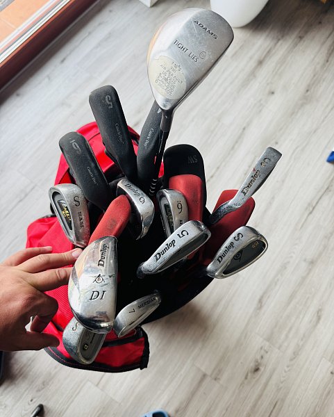 Prodám za symbolickou cenu golfové hole