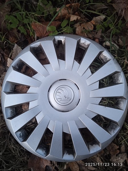 Škoda: originál poklice,300k.c.