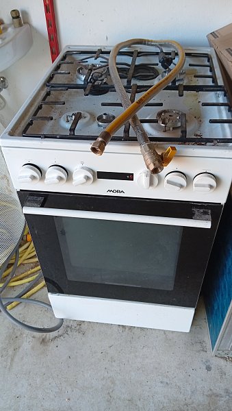 Prodám plynový sporák