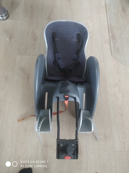 Prodám dětskou sedačku na kolo