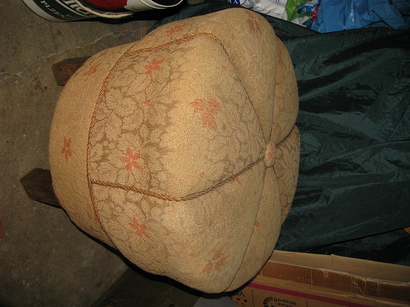 starožitný taburet Halabala