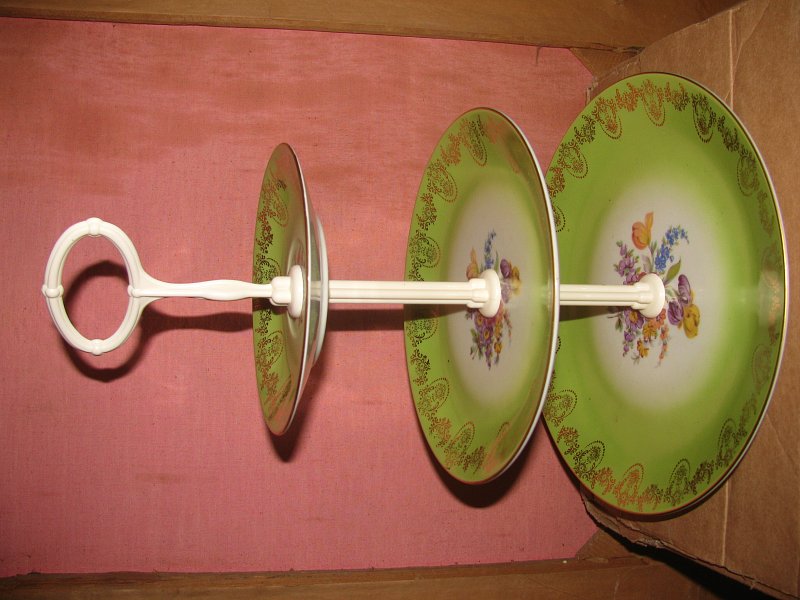 porcelánový etažer