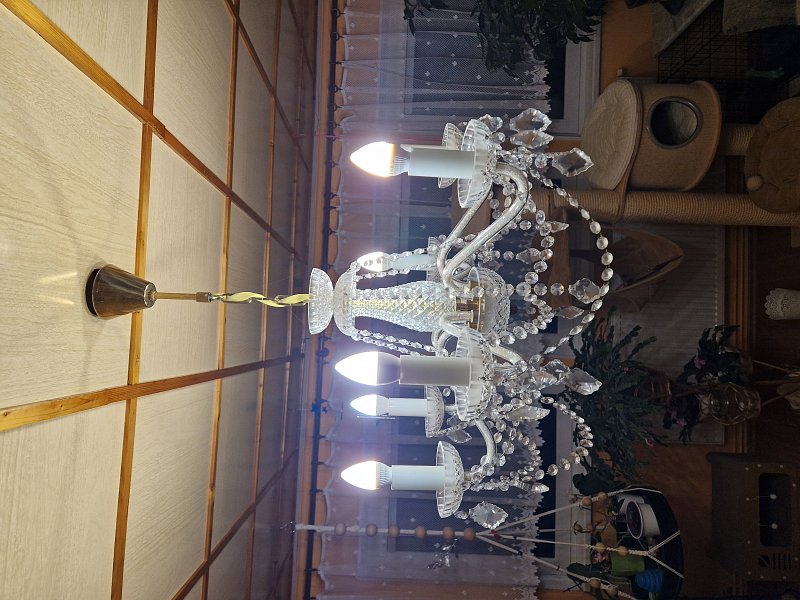 Křišťálový lustr