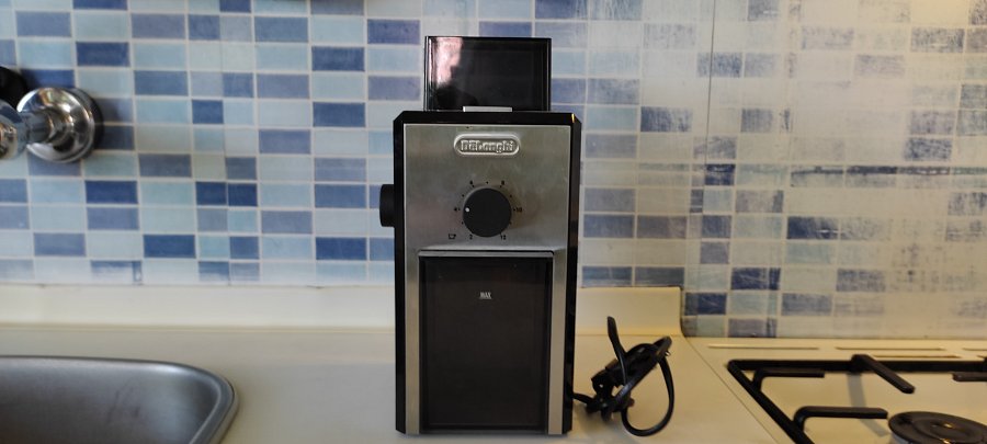 KG 89 MLÝNEK NA KÁVU DELONGHI