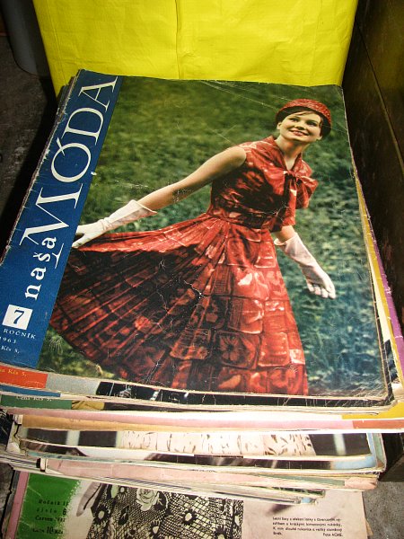 starožitné časopisy naša moda - 90 kusů