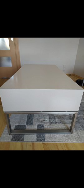 Konferenční stolek