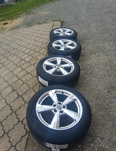 Prodám sadu letních kol Audi 225/55R 18 Nové pneu Continental